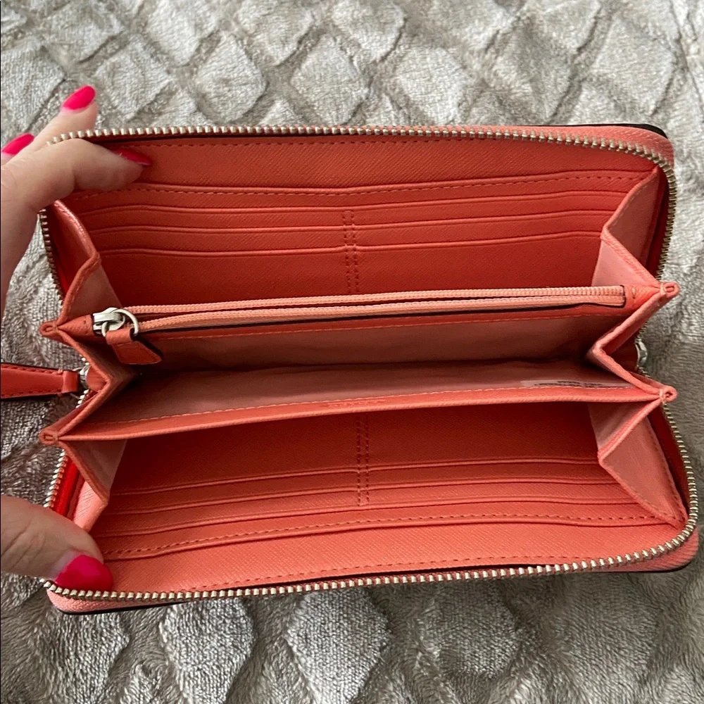 Coach Peyton Multistripe Zip Wallet. - Picture 3 of 10